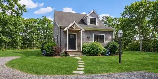 114 Meetinghouse Way