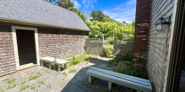 99 A Leonard Way