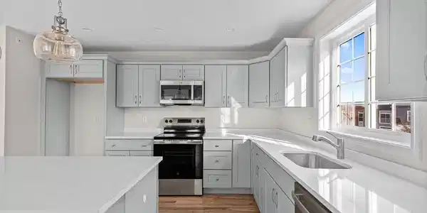 393-5 Court St