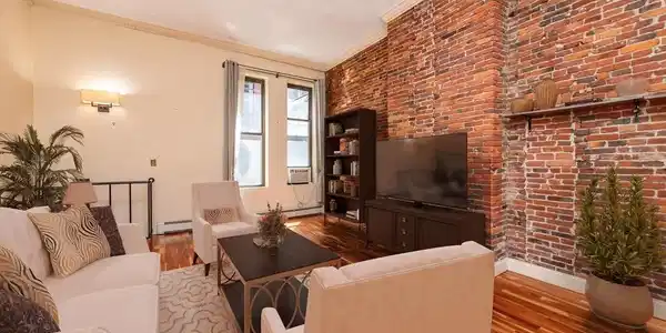24 Hancock St