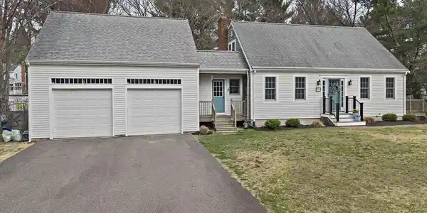 51 Meetinghouse Ln