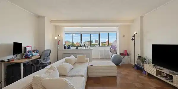 6 Whittier Pl