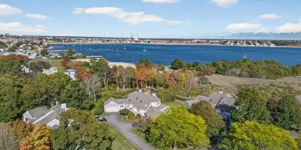 59 Hidden Bay Dr