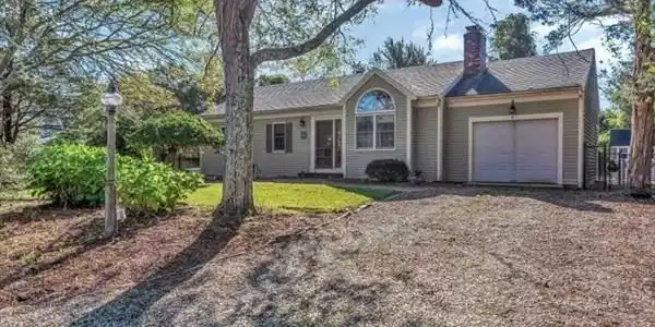 9 Squibnocket Dr