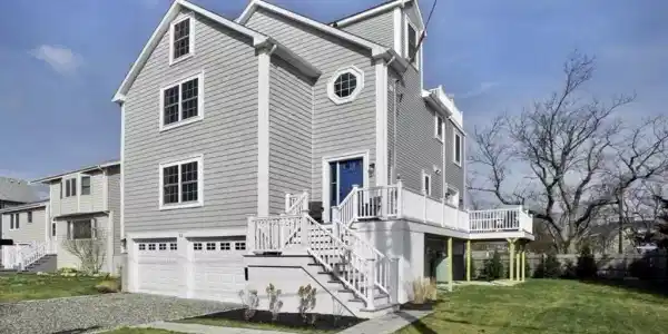 33 Warfield Avenue