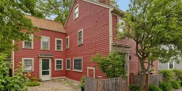 16 Pine St