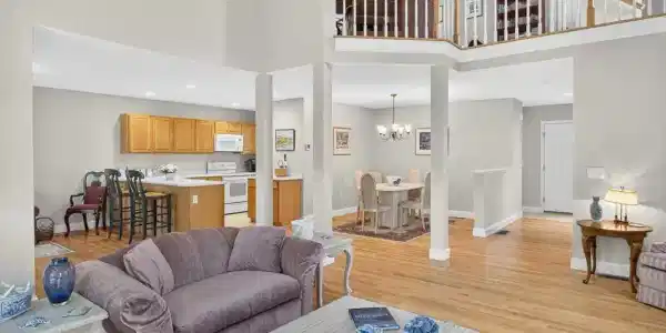 4 Hollyhock Knoll