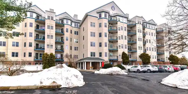 10 Seaport Dr.