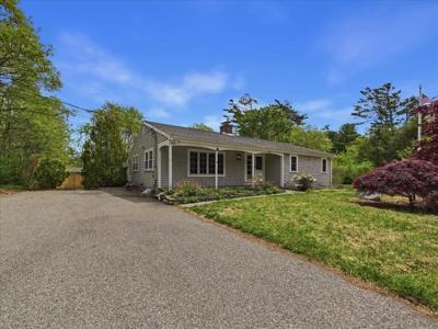 40 Bennets Neck Dr