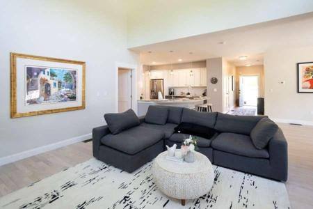 32 Starboard Drive