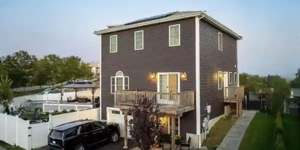 27 Vista Way