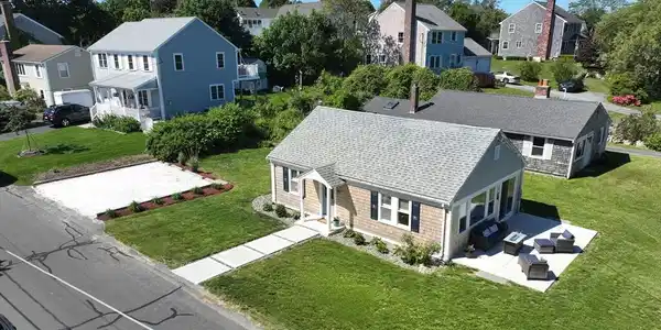 2-A Bodfish Ave