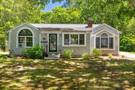 6 Parkwood Ct