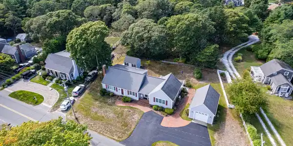 122 Forest Beach Rd
