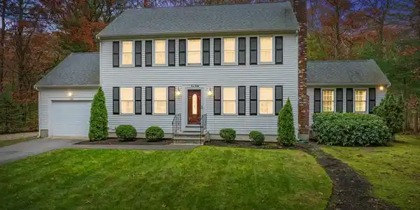 160 Mashpee Neck Rd
