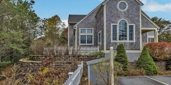 9 Red Cedar Rd