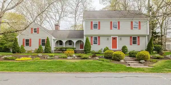 146 Colonial Dr