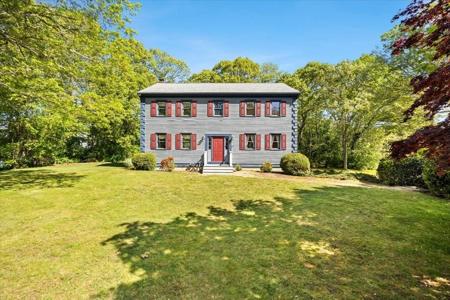 30 Seabreeze Dr