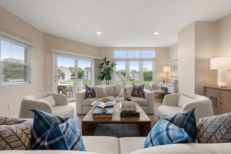 17 Bay Pointe Dr Ext