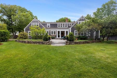 39 Bay Pond Rd