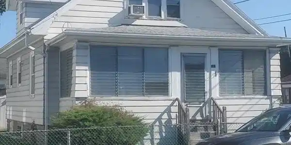110 Weetamoe St