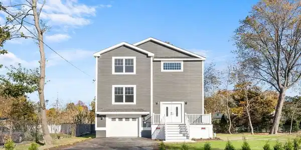 60 Franklin Ave