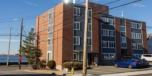 7 Dorchester St