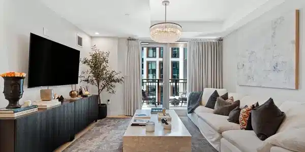135 Seaport Blvd