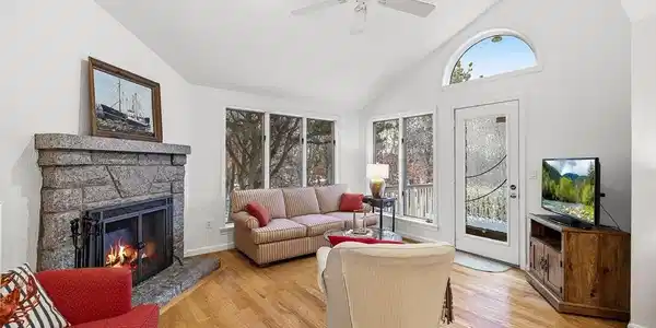 33 Quarry Ridge Ln