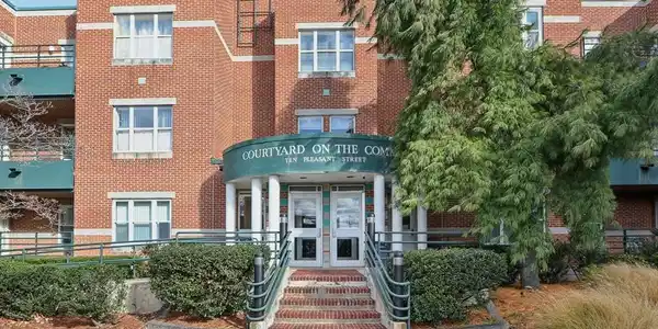 10 Pleasant Street