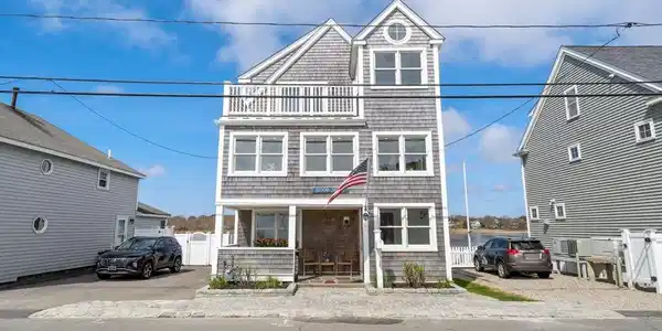113 Bay Avenue