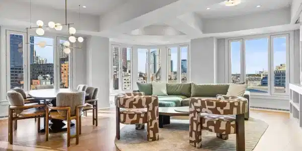 10 Rowes Wharf