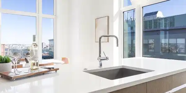 100 Lovejoy Wharf