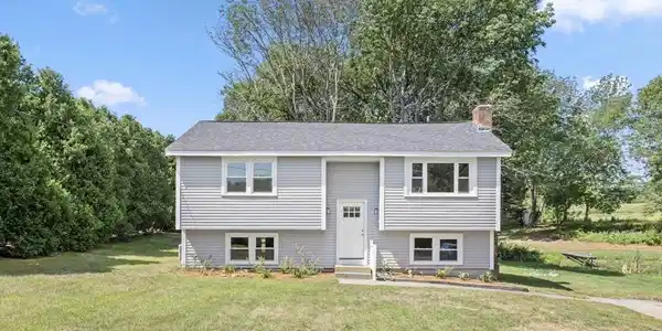 105 Birchwood Dr