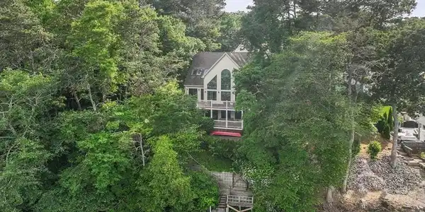 10 Shore Rd