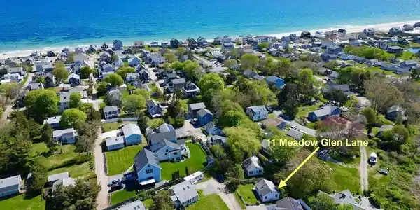 11 Meadow Glen Ln