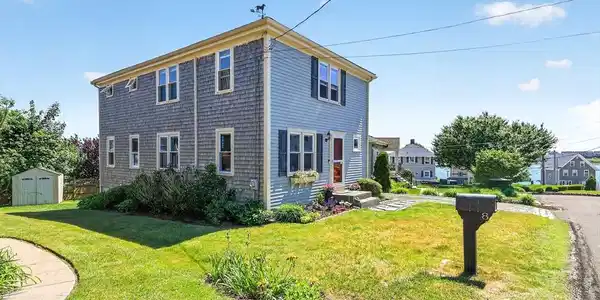 8 Standish Avenue