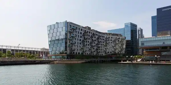 300 Pier 4 Blvd