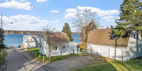 19 Holmes Avenue