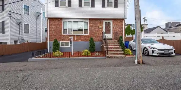 11 Douglas St