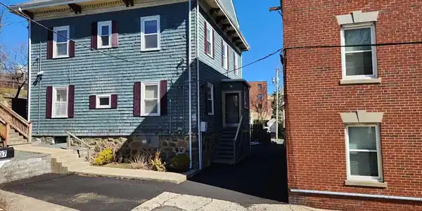 35A Tudor St