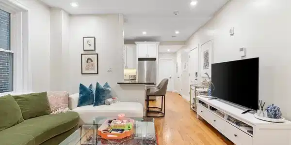 81 Prince St