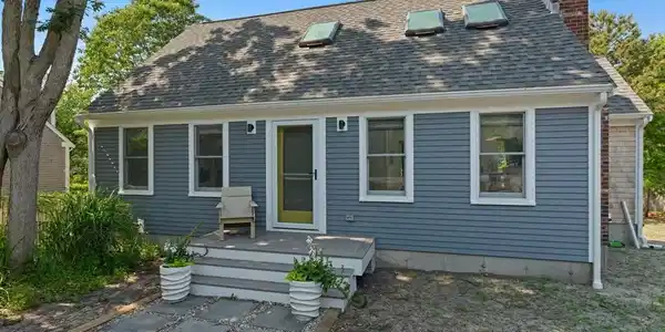 42 Bayberry Ave
