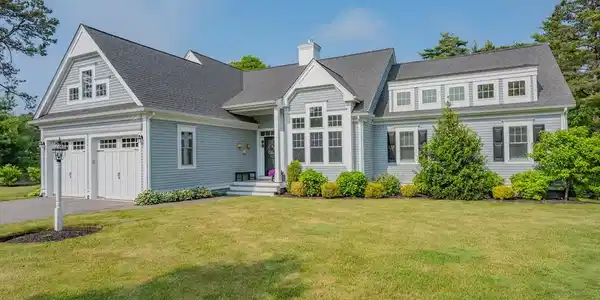 22 Camden Ln