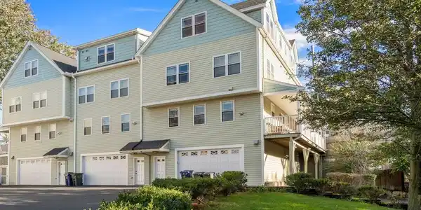 62 Redfield St