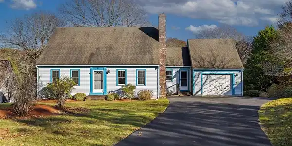 23 Meadowood Ln