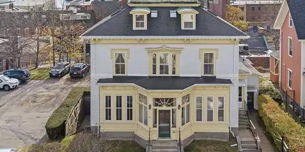 35 Middle St