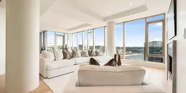 135 Seaport Blvd