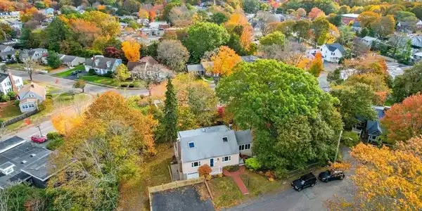 30 Amherst Rd