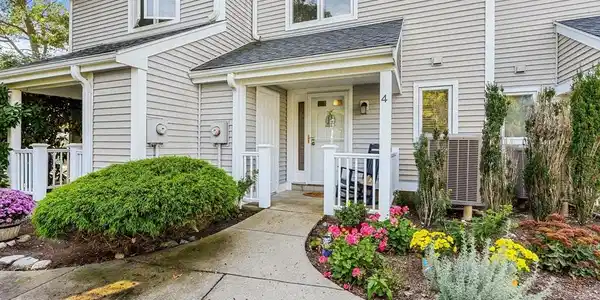 4 Westcliff Dr.
